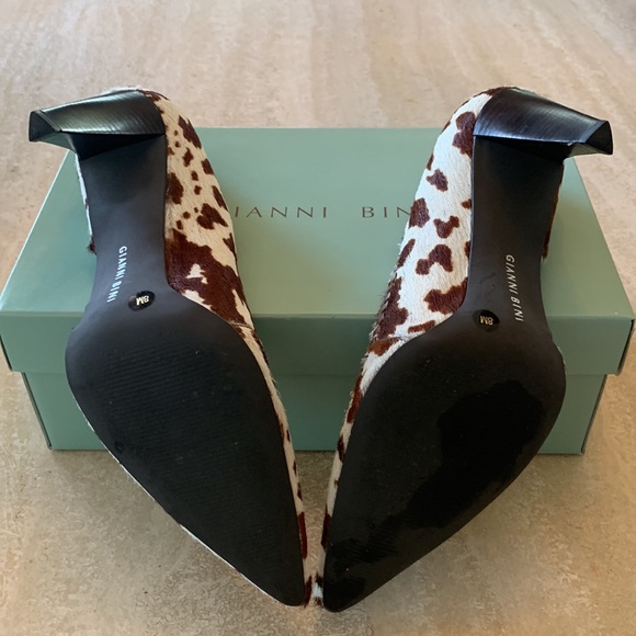 🎉HOST PICK🎉GIANNI BINI heel, brown/white fur, cut out sides, 3.5” heel. 8M EUC - Picture 11 of 12